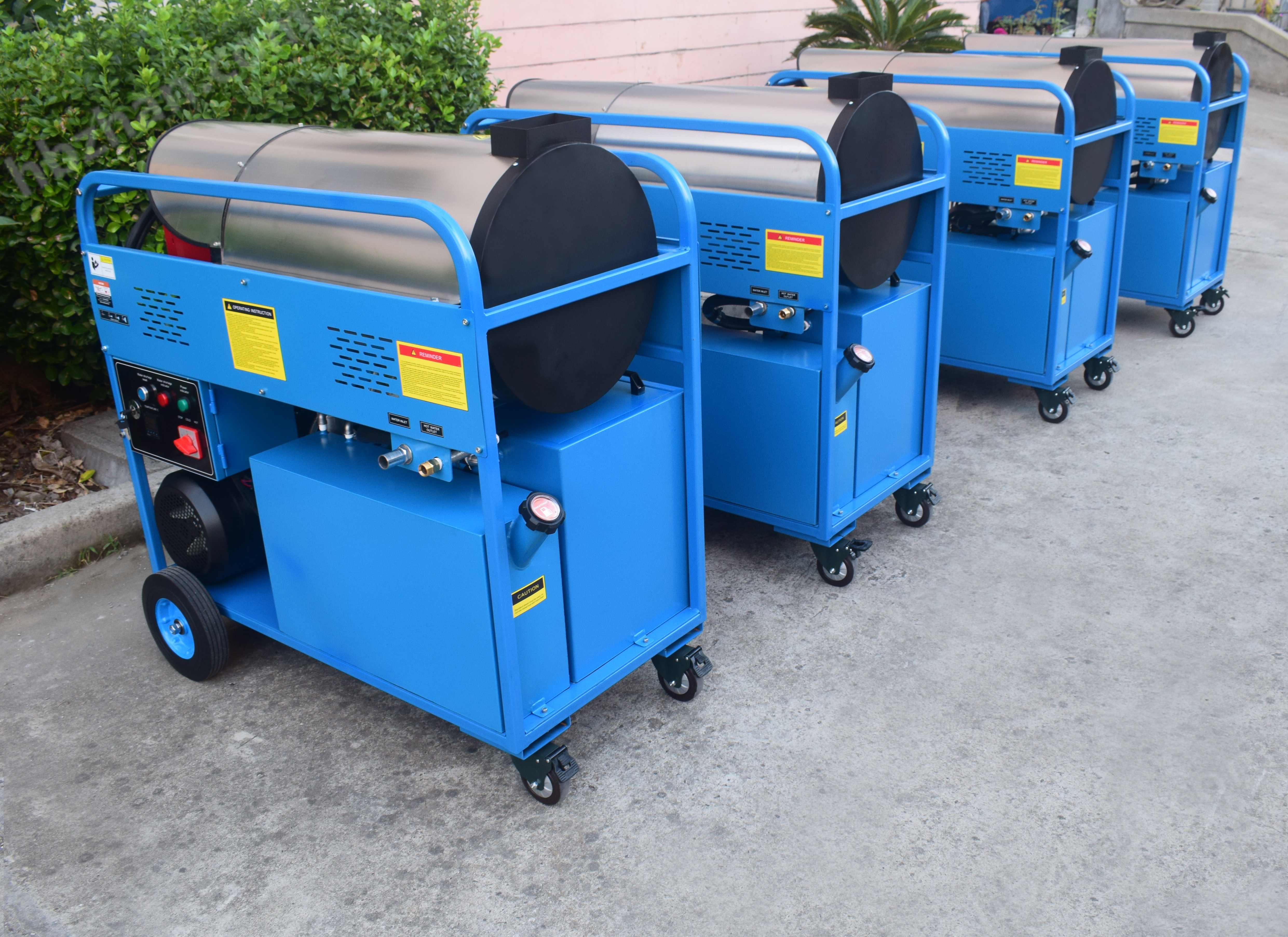 工業(yè)級大流量熱水清洗機