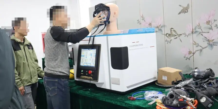 國內某檢測中心專家蒞臨上海理濤參觀考察全自動呼吸器綜合檢測儀