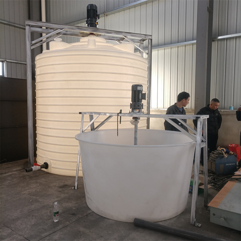 15吨搅拌罐2吨搅拌桶.jpg